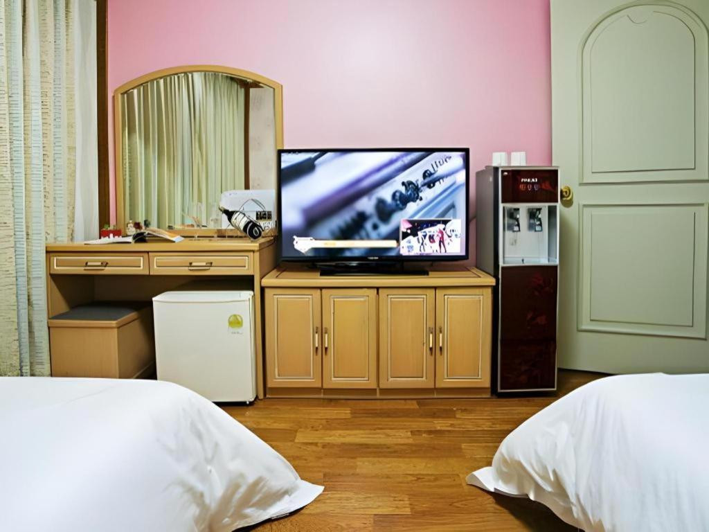 ג'גו Emerald Hotel מראה חיצוני תמונה