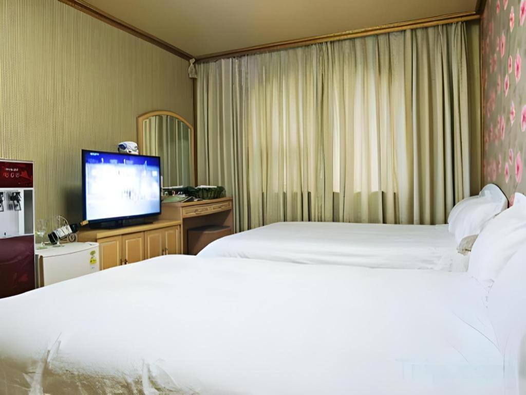 ג'גו Emerald Hotel מראה חיצוני תמונה