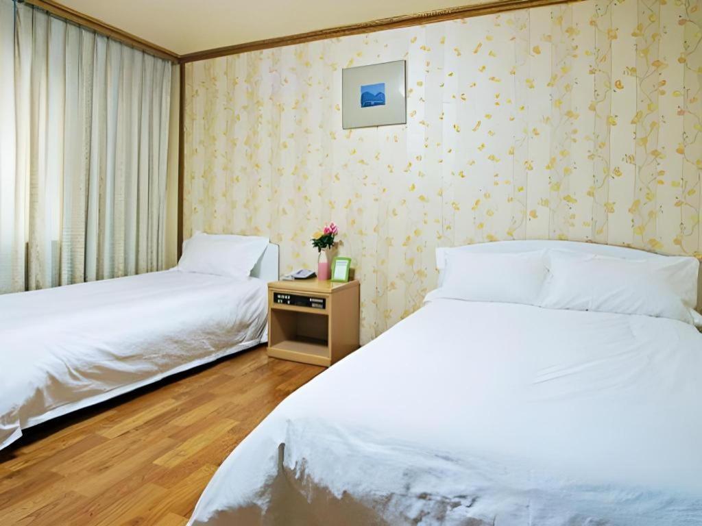 ג'גו Emerald Hotel מראה חיצוני תמונה