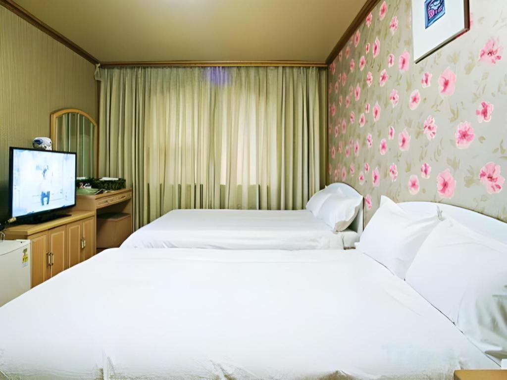 ג'גו Emerald Hotel מראה חיצוני תמונה