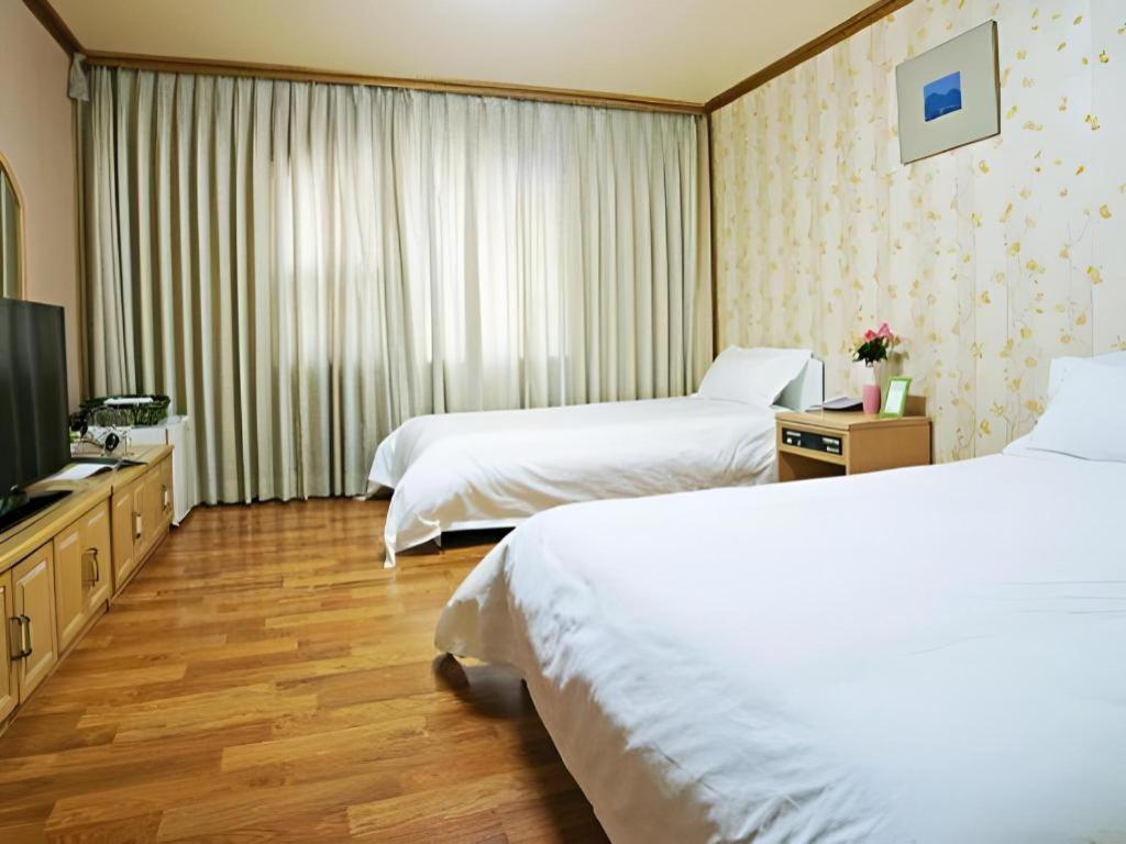 ג'גו Emerald Hotel מראה חיצוני תמונה