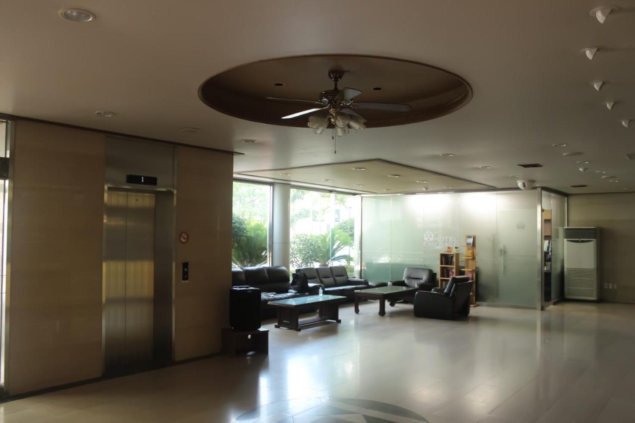 ג'גו Emerald Hotel מראה חיצוני תמונה