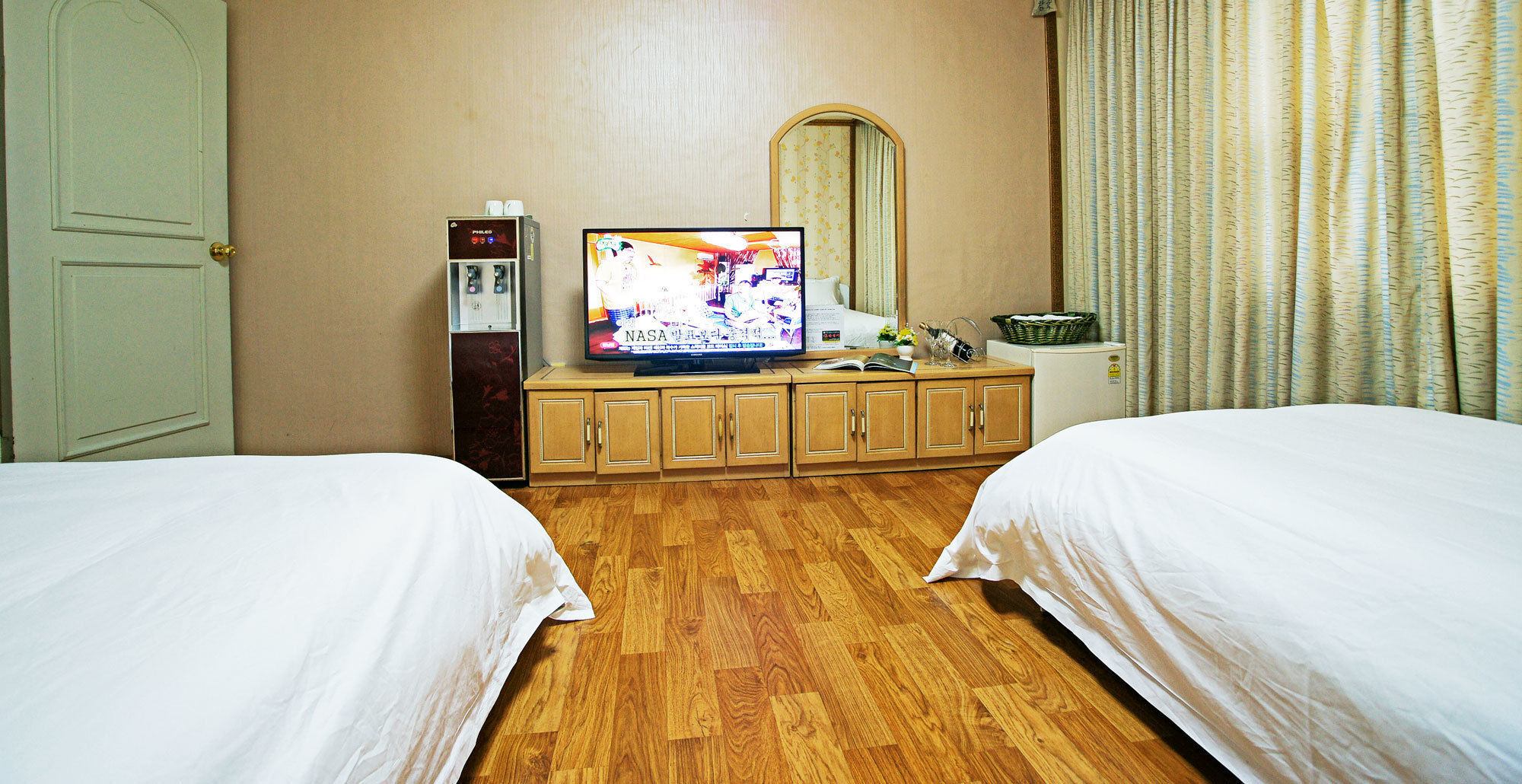 ג'גו Emerald Hotel מראה חיצוני תמונה