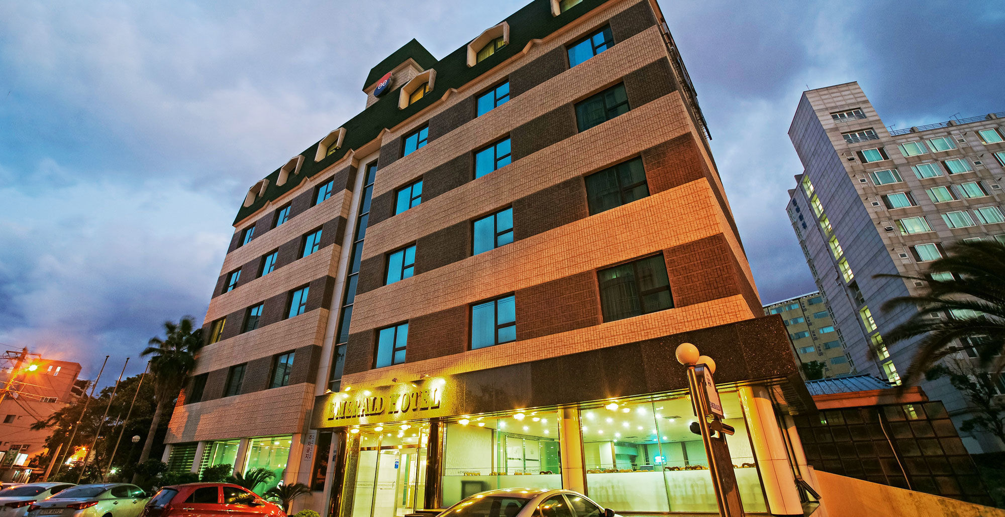 ג'גו Emerald Hotel מראה חיצוני תמונה